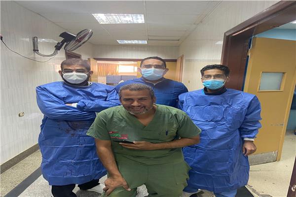 الفريق الطبي بقسم الأوعية الدموية برئاسة الدكتور أحمد سيف 