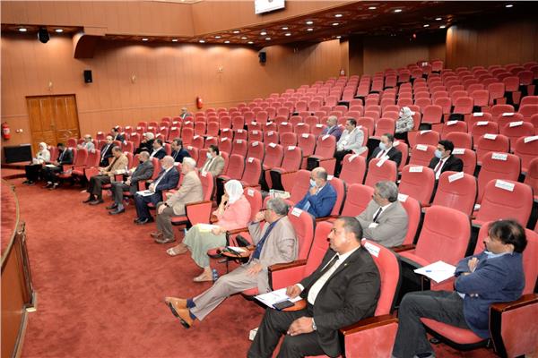 جامعة المنصورة تستعرض تقريرا عن بدء العام الدراسي الجديد