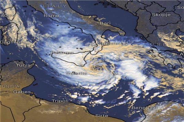 إعصاروعاصفة الميديكان بالبحر الأبيض المتوسط