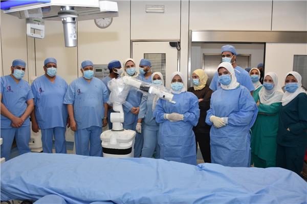 نجاح أول جراحة روبوتية في مصر لاستئصال المرارة