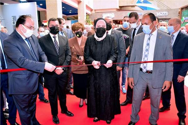  افتتاح وزيرة التجارة و الصناعة  لفعاليات المعرض الرسمي للسيراميك والبورسلين