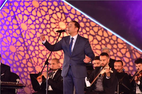 مدحت صالح يجدد عهد الأصالة مع جمهور مهرجان الموسيقى العربية   