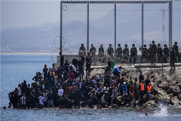 أزمة بالمعابر الحدودية بين فرنسا وإسبانيا بسبب الهجرة غير الشرعية