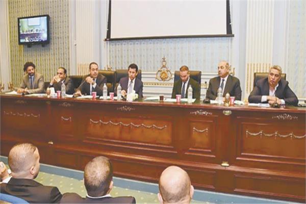 أحمد مجاهد يواجه طلبات إحاطة من أعضاء لجنة الشباب والرياضة بمجلس النواب