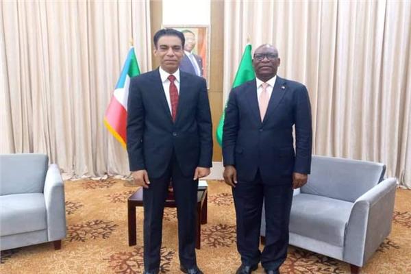 السفير المصري في مالابو يلتقي بوزير خارجية غينيا الاستوائية 
