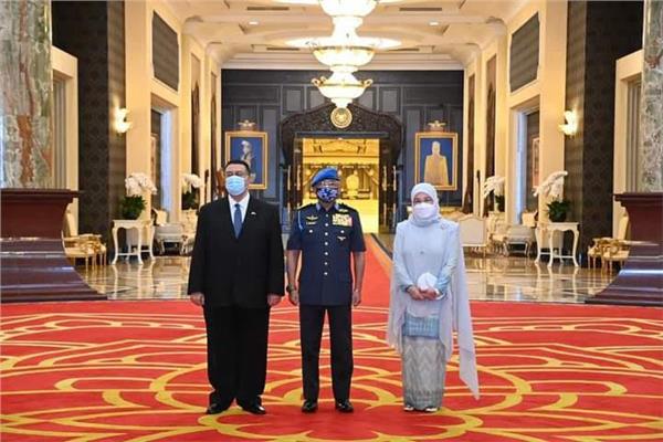 سفير مصر في كوالالمبور يقدم أوراق اعتماده إلى ملك ماليزيا
