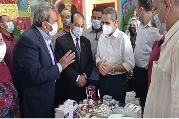 محافظ الغربية يشهد القافلتين الطبية والبيطرية بقرية منشأة حاتم ضمن مبادرة "حياة كريمة" 