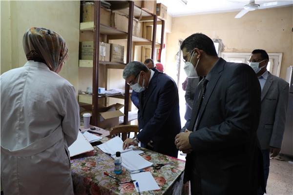 محافظ المنيا يتابع الخدمة الطبية بمستشفى الحميات 