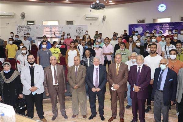 الدكتور محمد المحرصاوي خلال افتتاح الندوة التثقيفية التي ينظمها المركز الدولي الإسلامي للدراسات 
