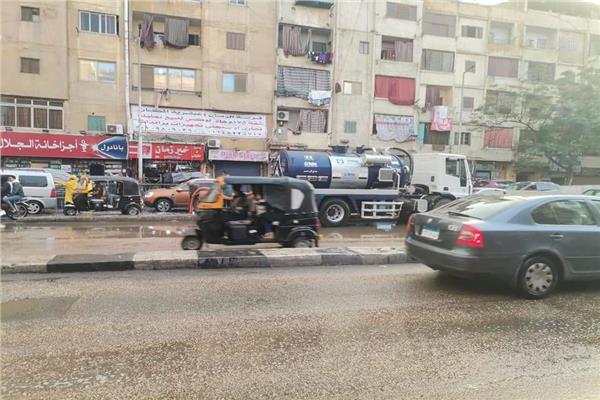 الدفع بسيارات شفط المياه من شوارع القاهرة