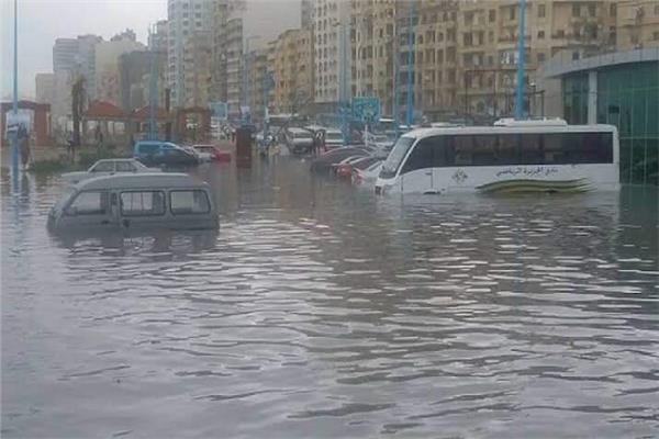 التنمية المحلية تكشف أسباب غرق شوارع الإسكندرية بمياه الأمطار