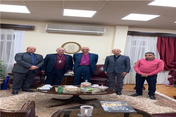 رئيس الأسقفية يلتقى مطران القدس للكنيسة اللوثرية 