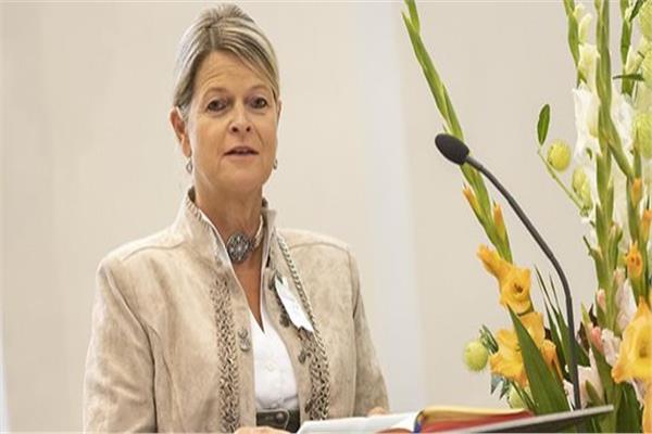 كلوديا تانر وزيرة الدفاع في النمسا 