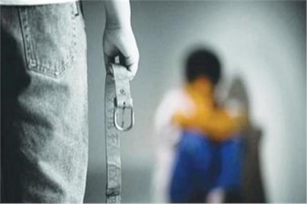 عقوبة تعذيب الوالدين لأطفالهما