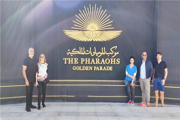 المتحف القومي للحضارة المصرية يستقبل عائلة المصمم العالمي ايلي صعب
