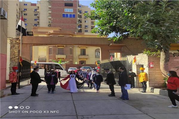 طلبة تعليم القاهرة تحتفل باليوم العالمي للطفل بخيالة الشرطة