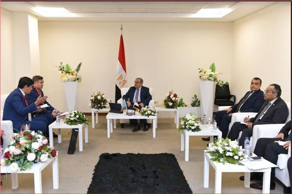 اجتماع مرسي" مع الجانب الكازاخستاني