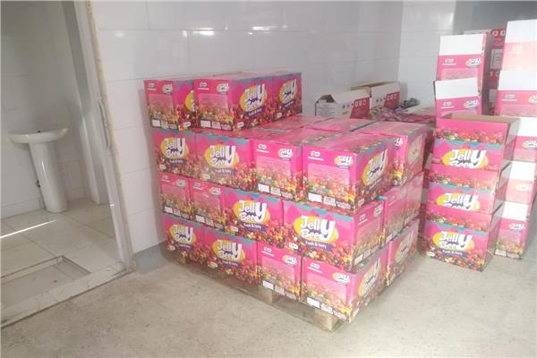  مصنع بدون ترخيص يقوم بإعادة تدوير حلوى الأطفال الفاسدة