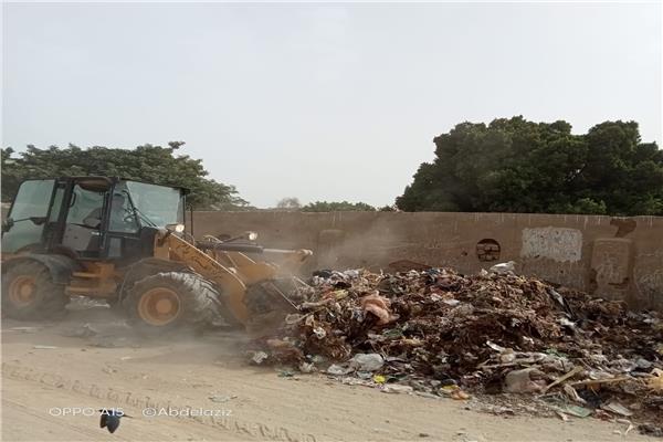 حملات للنظافة ورفع المخلفات وتسوية الشوارع والميادين بمراكز محافظة أسيوط 