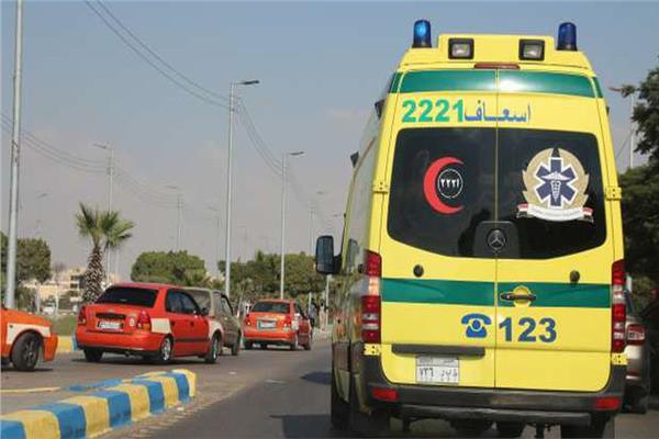 إصابة 4 أشخاص في حادث تصادم بين سيارة و«تروسيكل» بالإسماعيلية 