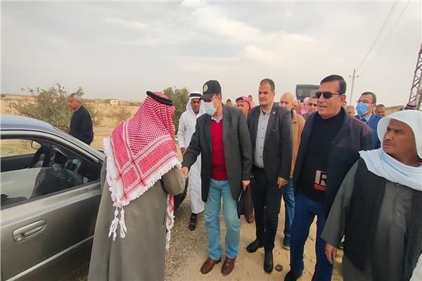 محافظ شمال سيناء يؤكد على  تدعيم قري جنوب الشيخ زويد بالخدمات لتوفير حياة كريمة للأهالي 