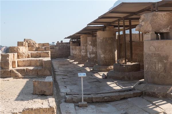 الكشف عن أكثر من ١٣ ألف أوستراكا  بمنطقة الشيخ حمد الأثرية بمحافظة سوهاج    