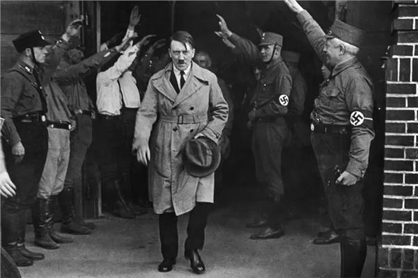 الزعيم الألماني هتلر