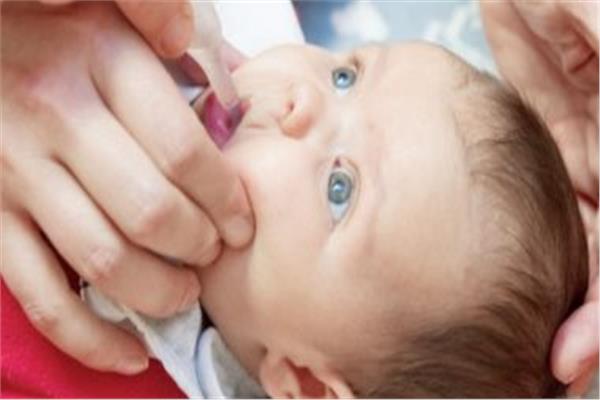 تطعيم الأطفال ضد شلل الأطفال