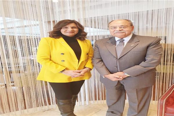 السفيرة نبيلة مكرم وزيرة الهجرة والعالم المصري الدكتور نبيل جريس