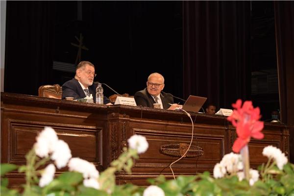 جامعة القاهرة تشهد محاضرة مشتركة للدكتور الخشت وثروت الخرباوي