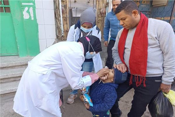 تطعيم الأطفال ضد مرض شلل الأطفال 