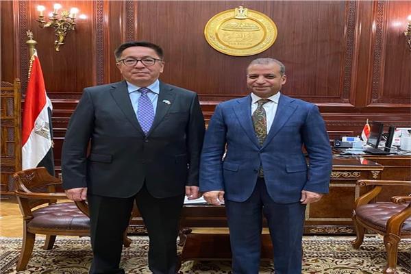 سفير كازاخستان بمصر يلتقى الامين العام لمجلس الشيوخ لمناقشة دعم التعاون بين البلدين 