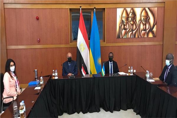  وزير الخارجية يلتقي نظيره الروندي