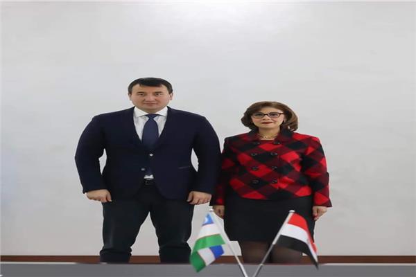 السفيرة أميرة فهمى و وزير الزراعة الاوزبكي