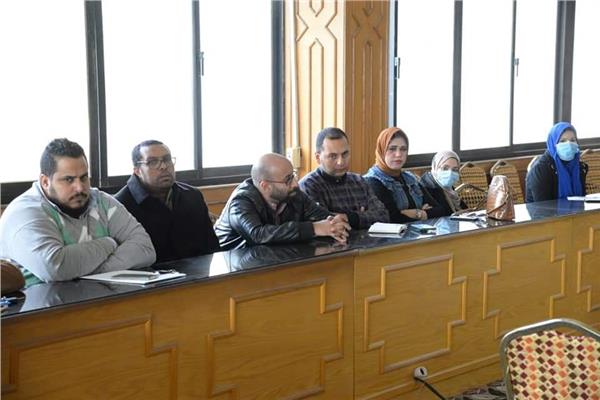  السكرتير العام لمحافظة الإسماعيلية يشهد إجتماع رفع كفاءة المراكز التكنولوجية 