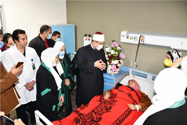 محمد مختار جمعة وزير الأوقاف خلال زيارته سيدة الشهامة 