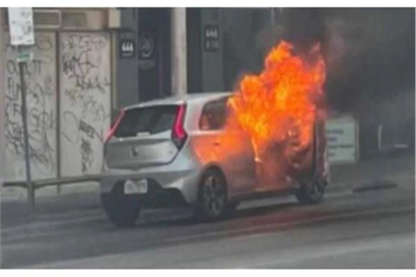 أسترالى يحرق نفسه احتجاجًا على قيود «كورونا»