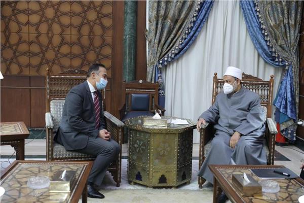 الإمام الأكبر يلتقي السفير المصري الجديد لدى صربيا