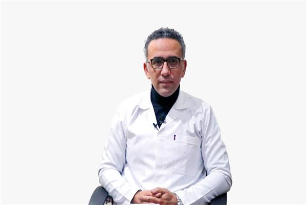 ، د.عمرو عبد العال أستاذ جراحة الكبد
