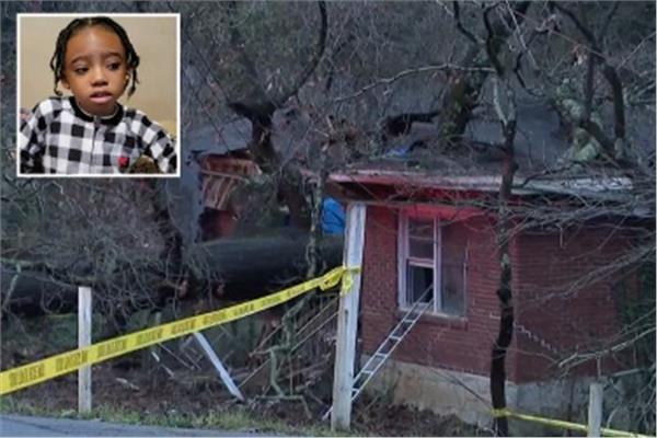 وفاة طفل بعد سقوط شجرة على منزله