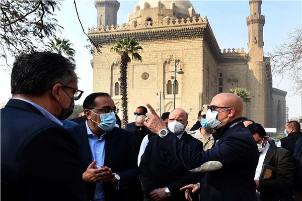رئيس الوزراء يواصل جولته في القاهرة