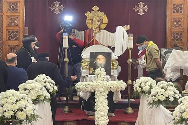 صلوات تجنيز القمص متى باسيلي أكبر كهنة الإسكندرية سِنًّا