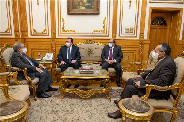حمد أحمد مرسي وزير الدولة للإنتاج الحربي و المهندس هاني ضاحي نقيب المهندسين