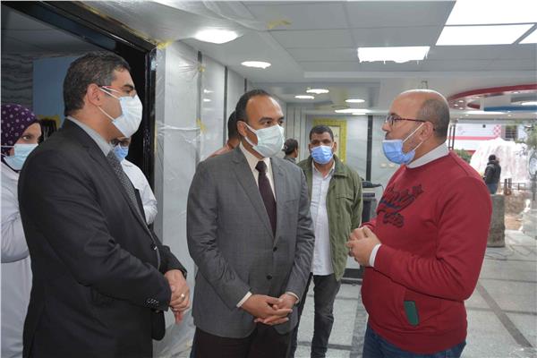 محافظ المنيا يكلف نائبه بمتابعة المنظومة الصحية ومراكز تلقي اللقاح