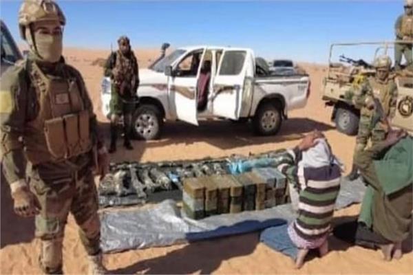  الجيش الليبي: ضبط عصابة علي الحدود الجزائرية تهرب السلاح 