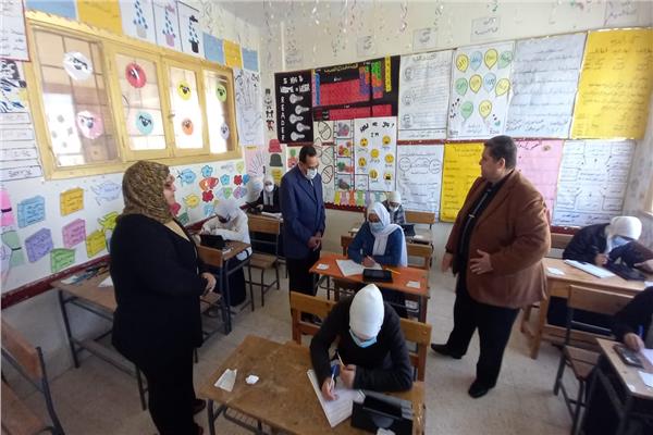 محافظ شمال سيناء يتفقد لجان امتحانات