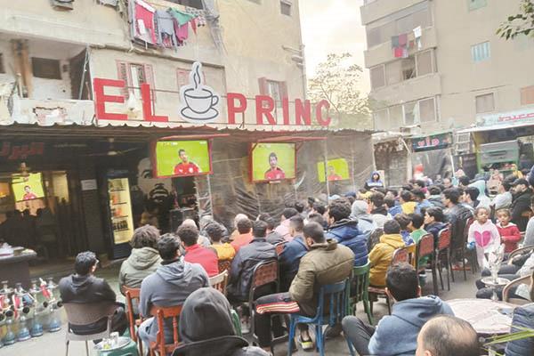 الجماهير المصرية حرصت على مشاهدة المباراة بحماس