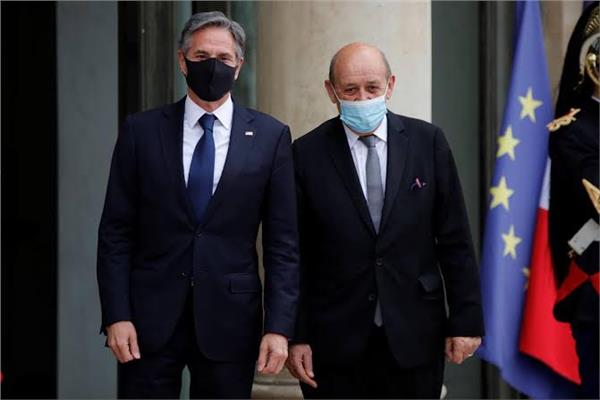  وزير الخارجية الأمريكي  مع نظيره الفرنسي