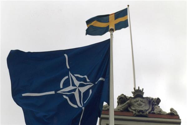 السويد تؤكد عدم رغبتها بالانضمام إلى الناتو.. وتلجأ لـ«الدفاع النفسى»
