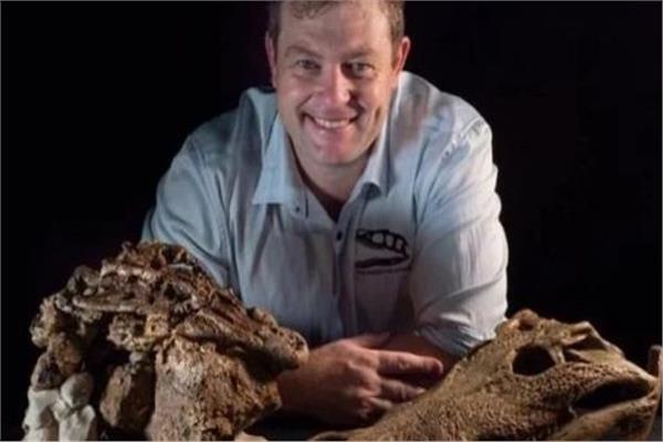 بقايا عظام عمرها 95 مليون عام ..تمساح يأكل ديناصورا كوجبة أخيرة